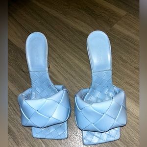 Used BOTTEGA VENETA
Blue Lido Sandals